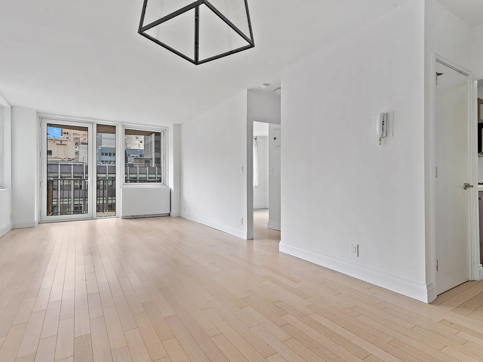 212 East 47th Street — Photo 2