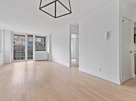 212 E 47th St