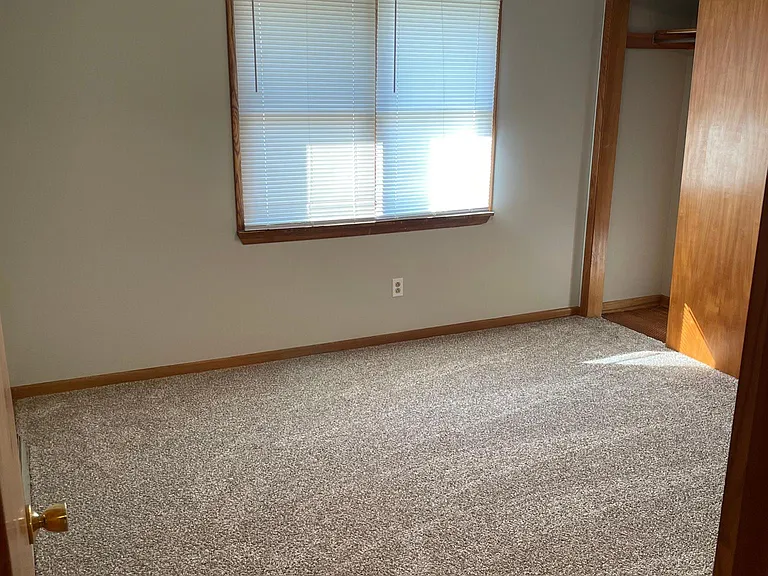 7064 Oriole Ave NW — Photo 6