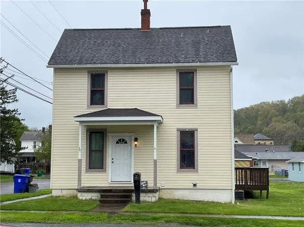 246 Elizabeth Ave, Evans City, PA 16033
