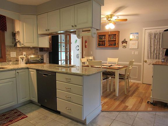 5th image of 204 Blackbird Ln