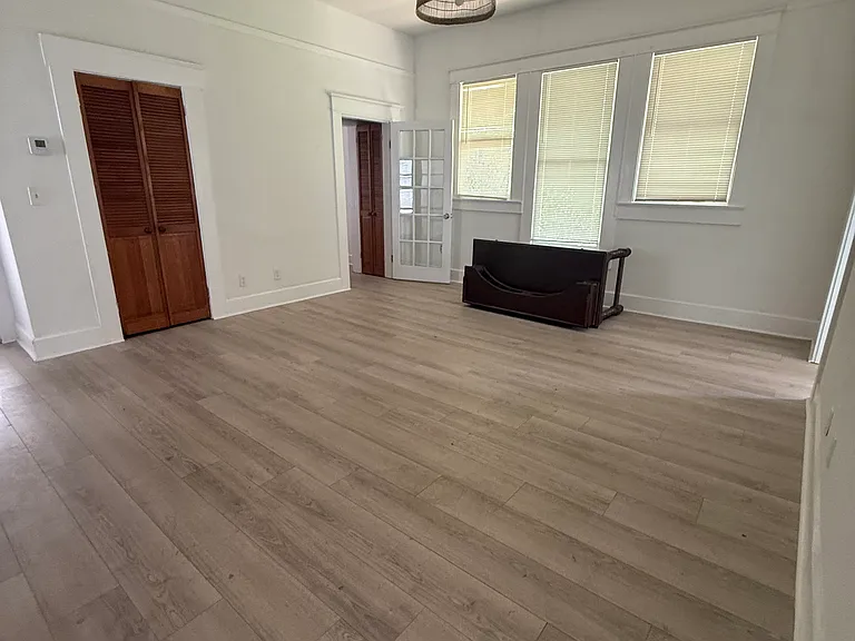 210 S Magnolia Ave — Photo 3