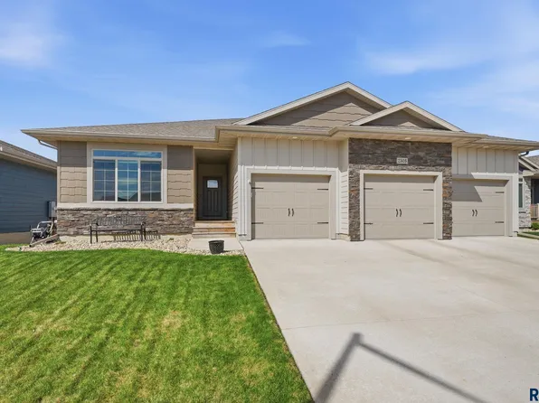 2305 S Sadie Ave, Sioux Falls, SD 57106