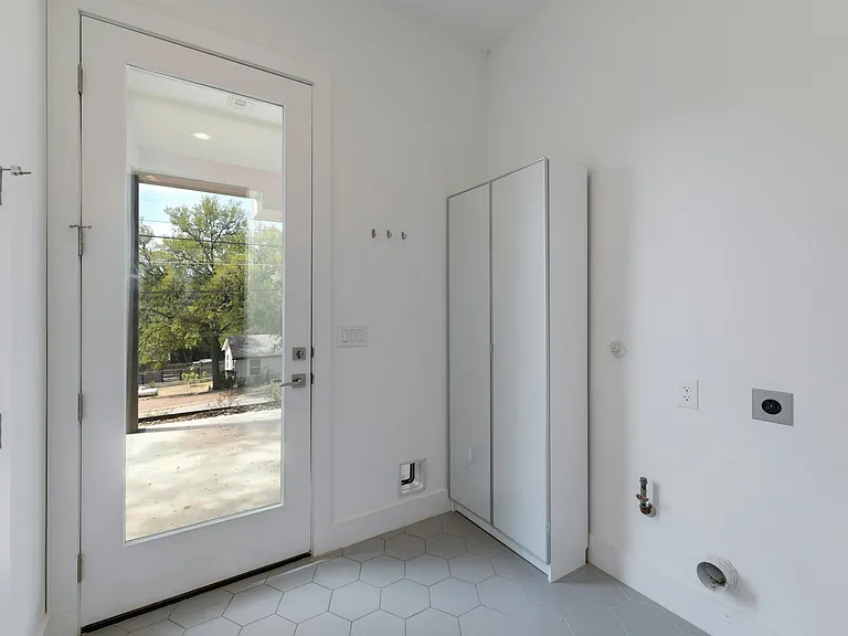 1205 Deloney St #A — Photo 26
