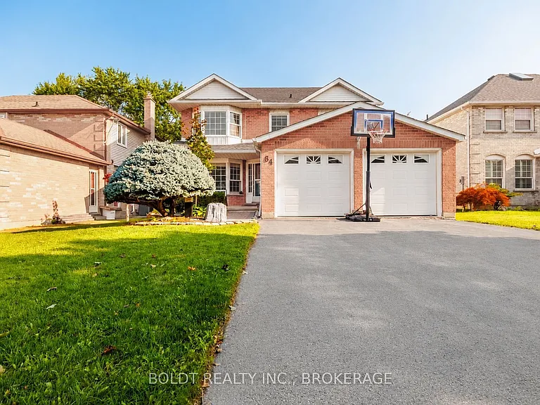 64 Carmine Cres — Photo 2