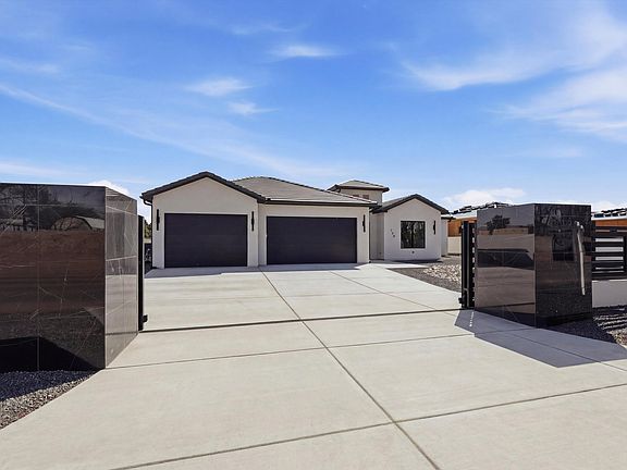 2nd image of 128 Los Ranchos Rd NW