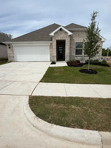 2203 Rannoch St Photo 1