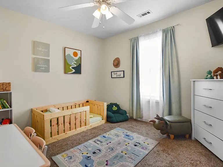 529 Oakmont Dr — Photo 14