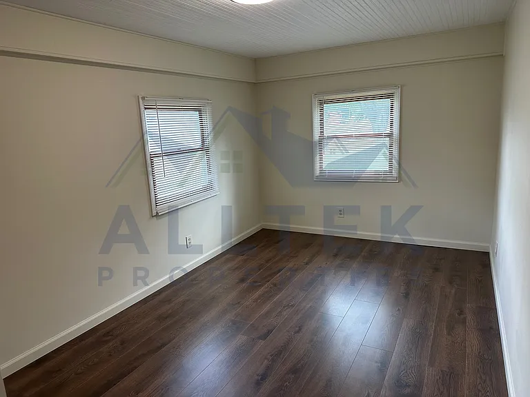 11900 Market St — Photo 12