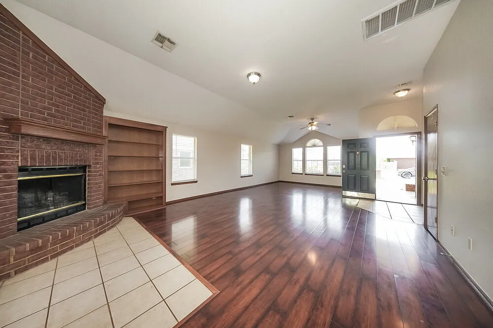 4 bed, 2.0 bath, 1931 sqft, $1,750 — Photo 4