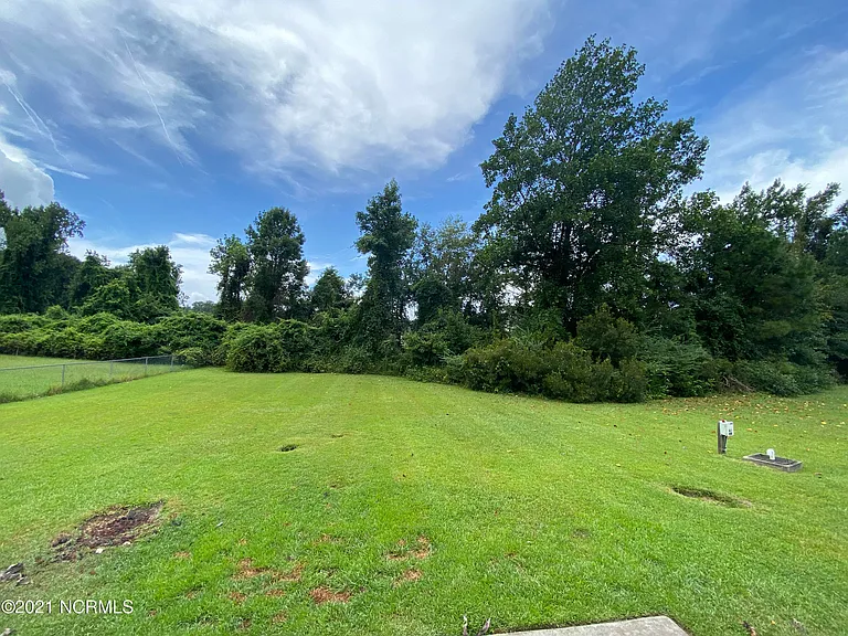 111 Howell Dr — Photo 11