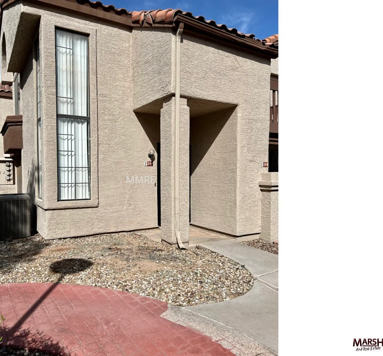 Nice 2 bedroom townhome with all appliances & community pool in Mesa! — Photo 1