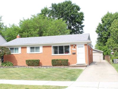 28117 Shock St, Saint Clair Shores, MI, 48081