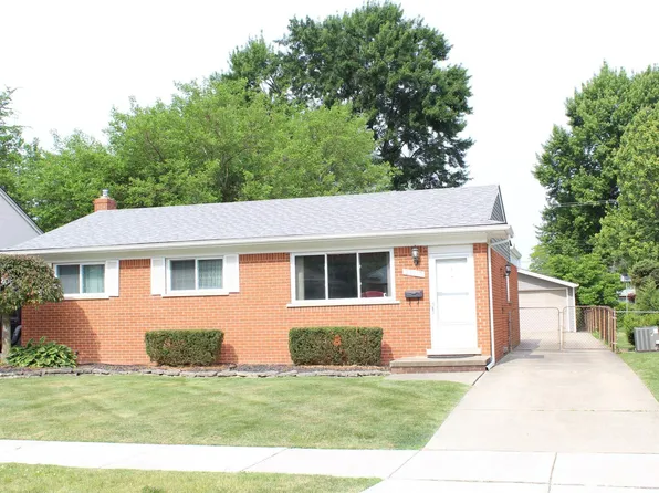 28117 Shock St, Saint Clair Shores, MI 48081