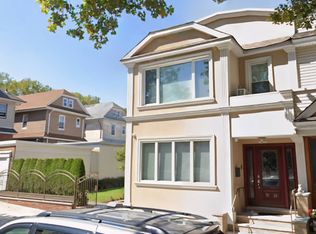 7868 84th St, Glendale, NY 11385