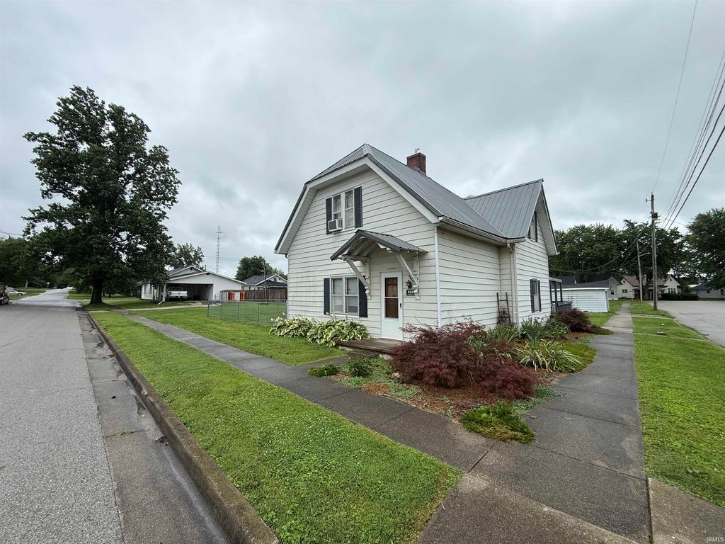 501 E Maple St, Petersburg, IN - View 5