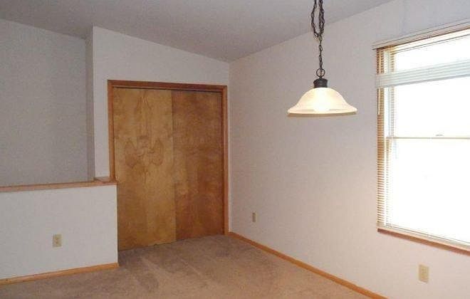 1st image of 900 E Hillside Dr