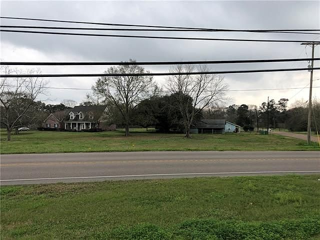 2nd image of 111 Moss Ln