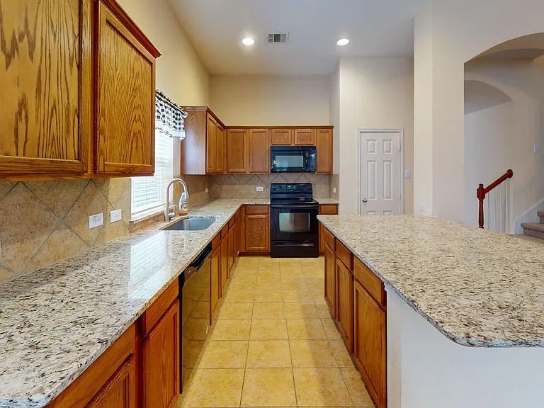 2805 Glendale Way — Photo 4