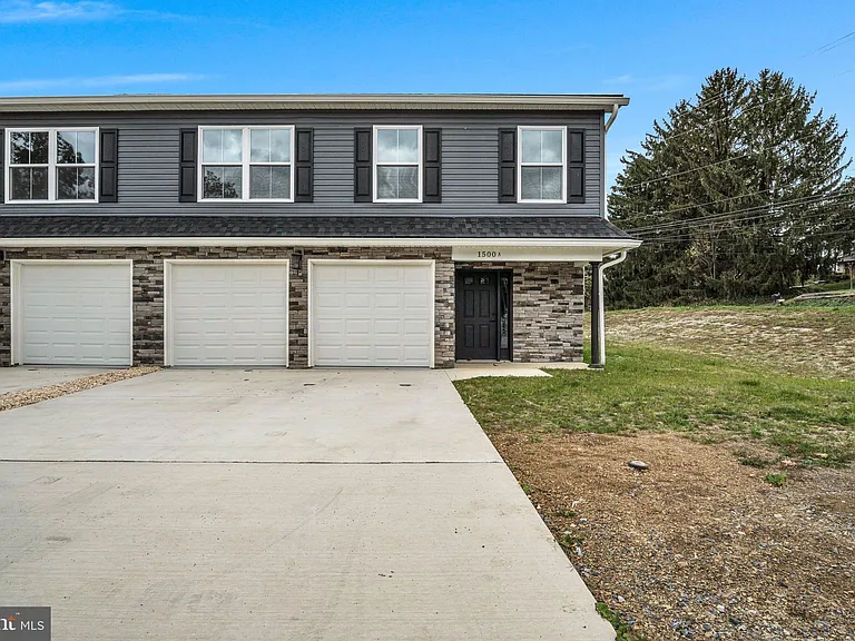 1500 Embassy Dr #A — Photo 1