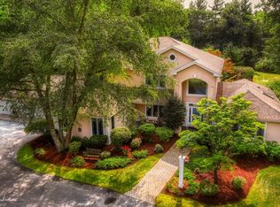 6 W Hill Rd, Mendon, MA 01756