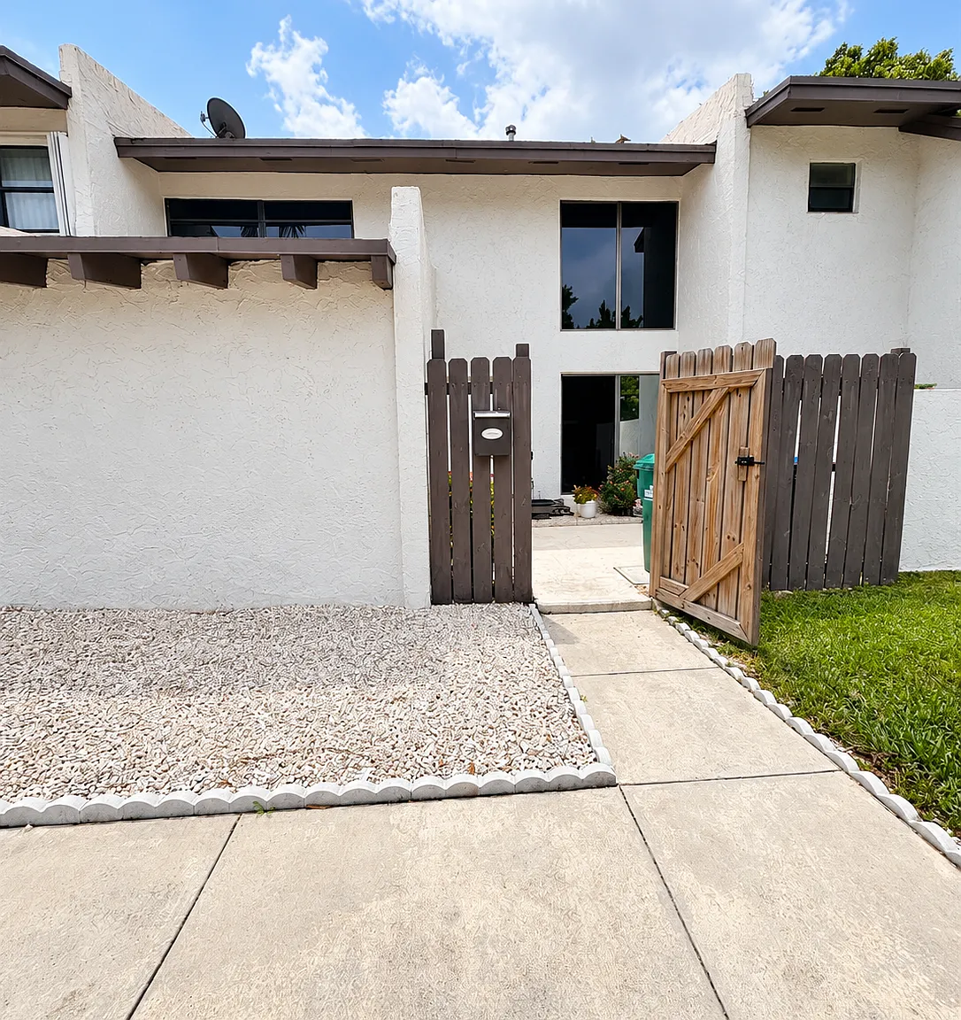 4 bed, 1482 sqft, $2,950 — Photo 1