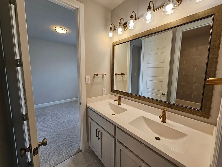 8045 Emerald Rock Dr — Photo 27