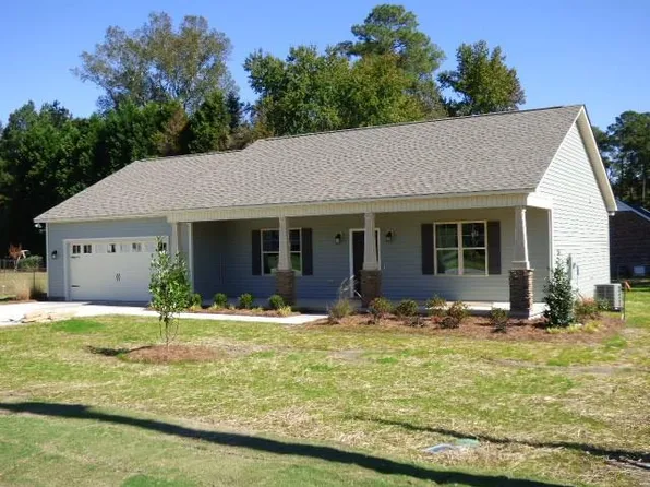 110 Dogwood Ln, Pine Level, NC 27568