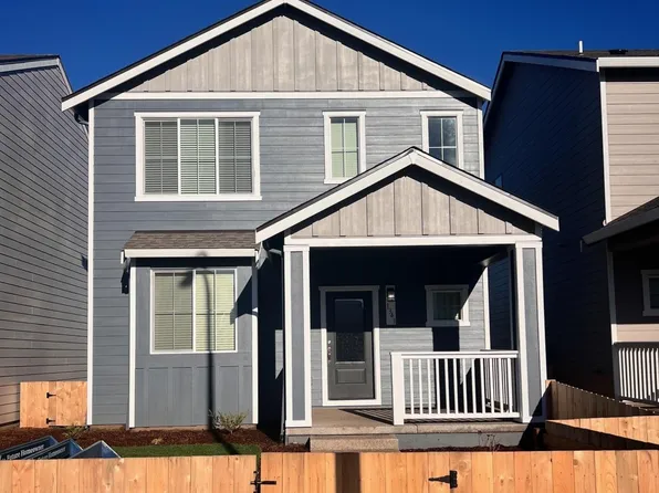 1343 Parkside Ave, Woodburn, OR 97071