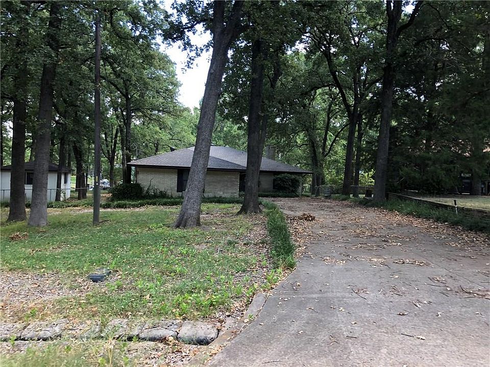 1st image of 149 Lake Dr