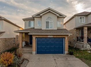 35 Templewood Dr, Kitchener, ON N2R 1K9