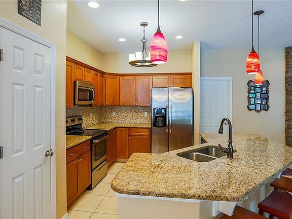4th image of 30701 Muirfield St