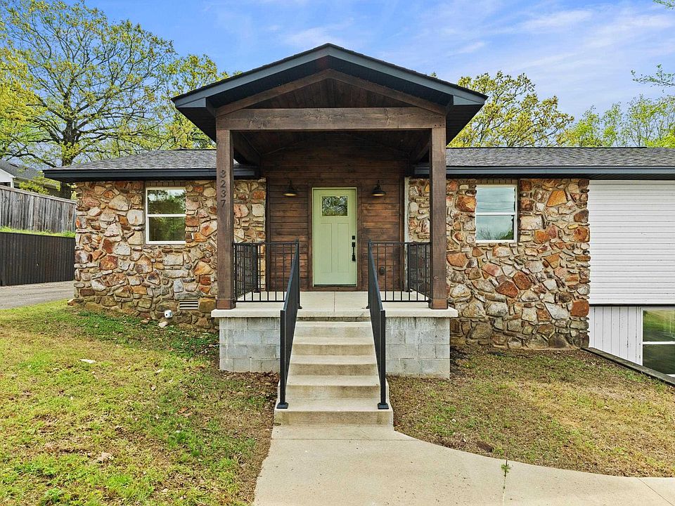 1st image of 3237 College Ave