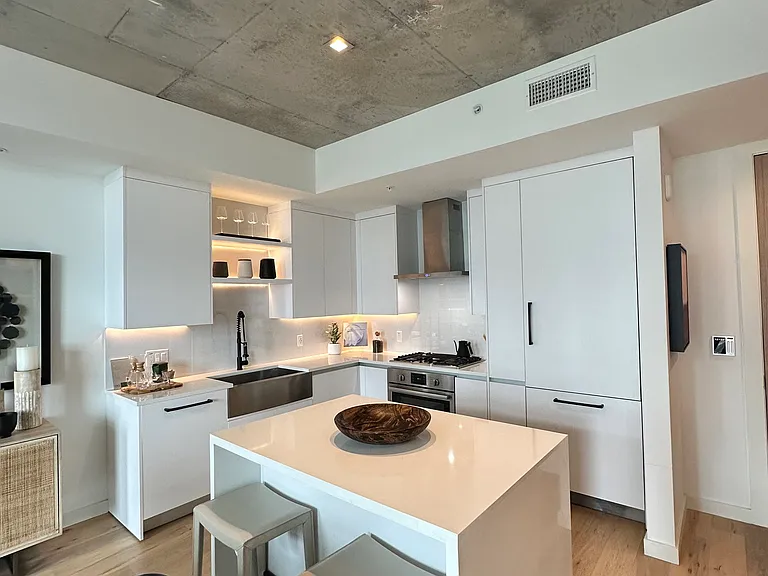 1801 N Pearl St #1201 — Photo 1