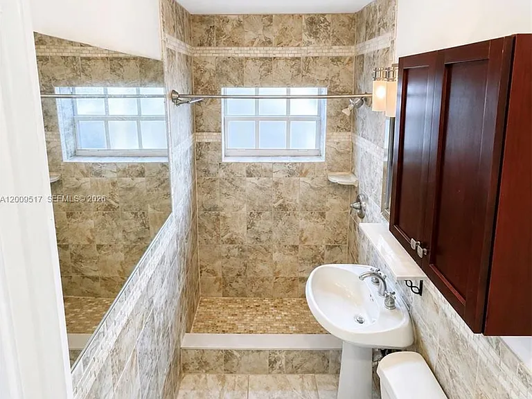 1121 NE 2nd St #205 — Photo 8