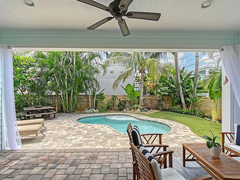 1738 Siesta Dr — Photo 4