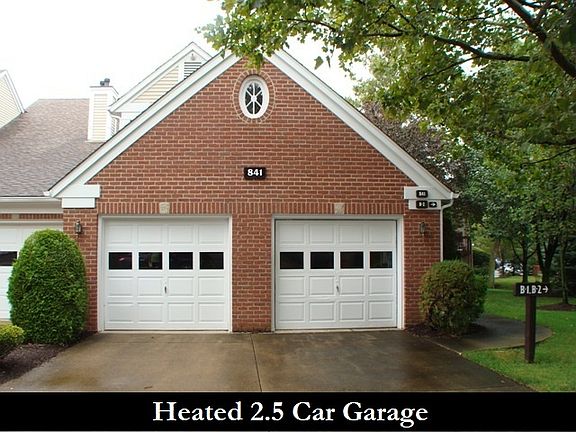 2nd image of 841 Hamlet Ln APT B2