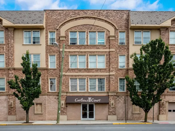 7716 Kennedy Boulevard image 1 of 22