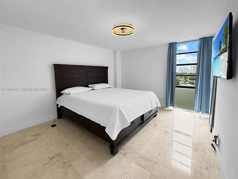 3301 N Country Club Dr #804 — Photo 14