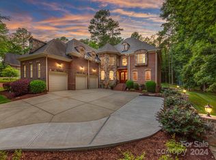 7003 Montgomery Rd, Lake Wylie, SC 29710