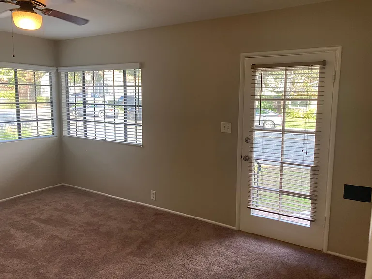 205 N Mountain Ave — Photo 4
