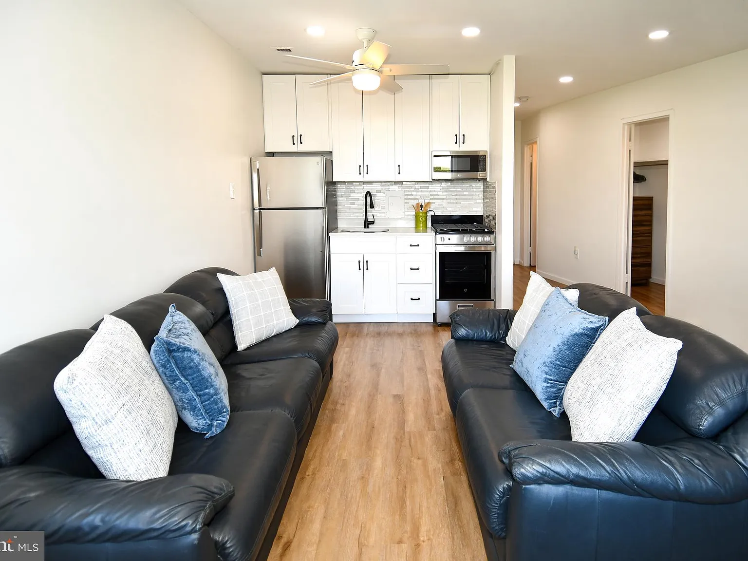 Studio, 1.0 bath, 356 sqft, $1,695 — Photo 3