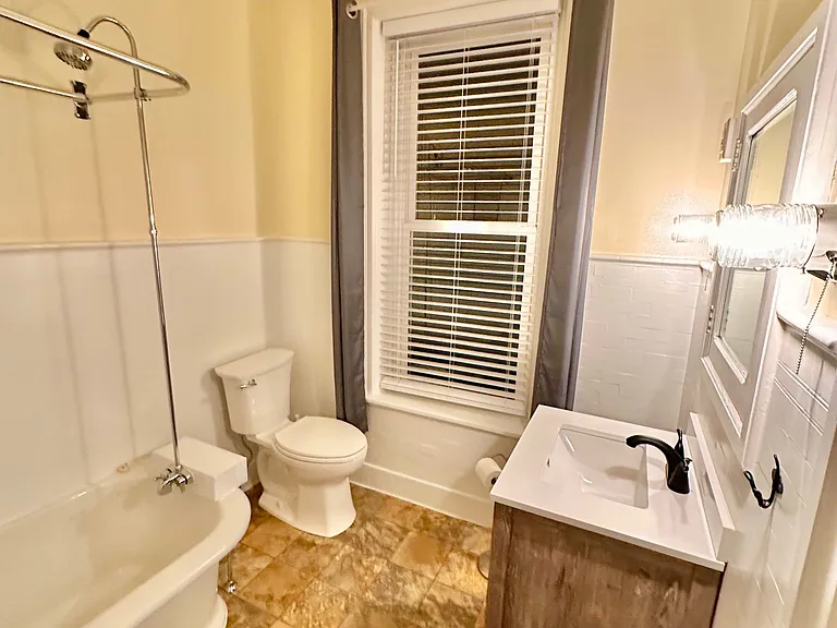558 Broadway Apt1 - Bathroom view 2
