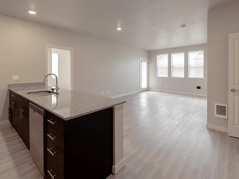 Abbey Creek Apartments — Photo 51