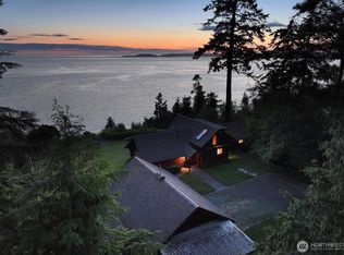 320 Mitchell Dr, Coupeville, WA 98239