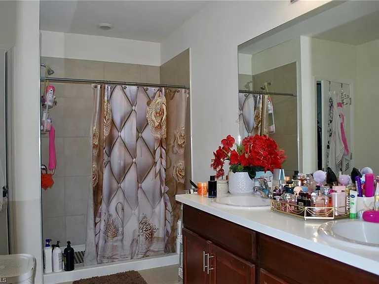1217 Santa Barbara Blvd N — Photo 7