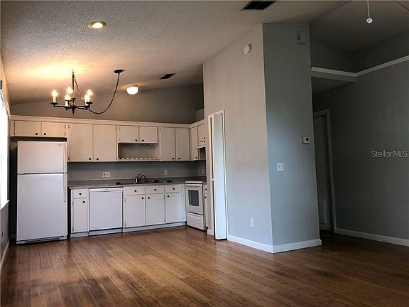 5th image of 1003 Whittier Cir