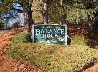 41 Balance Rock Rd APT 17, Seymour, CT 06483