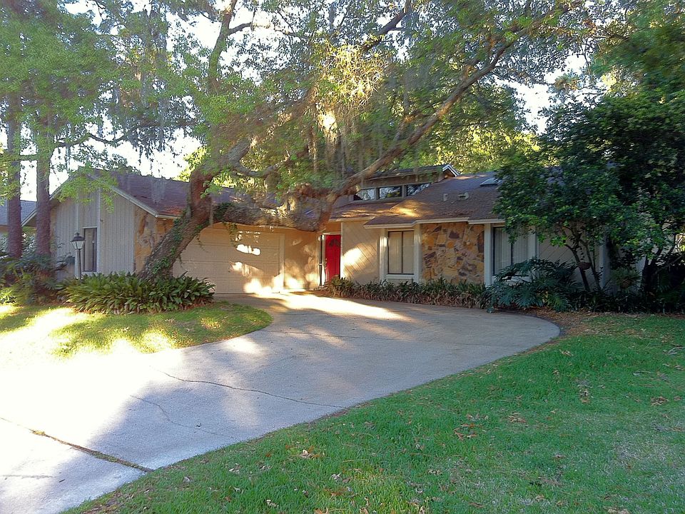1st image of 105 Lyndhurst Dr