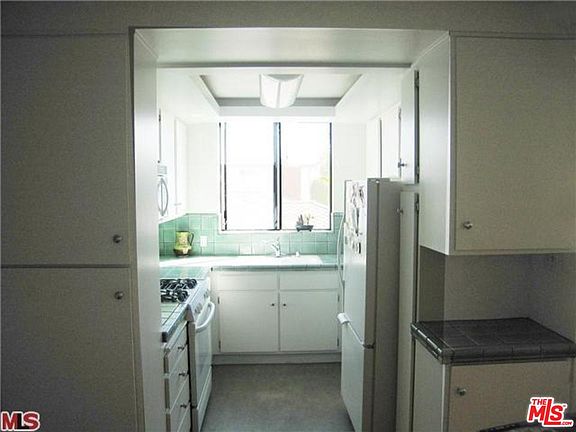 5th image of 12957 Bonaparte Ave APT 2